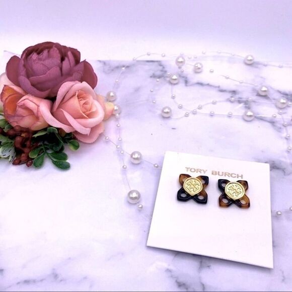New Tory Burch Gold Logo, Tortoise Flower Stud Earrings - Picture 5 of 7